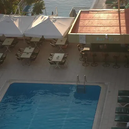 Blue Heaven Aparthotel 4*